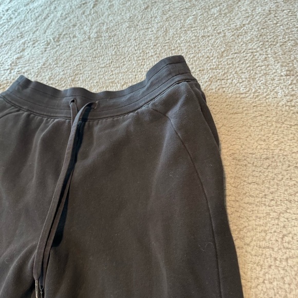 Lululemon Scuba High-Rise Jogger *Fleece 28"Color Black Size 10 - Picture 4 of 13